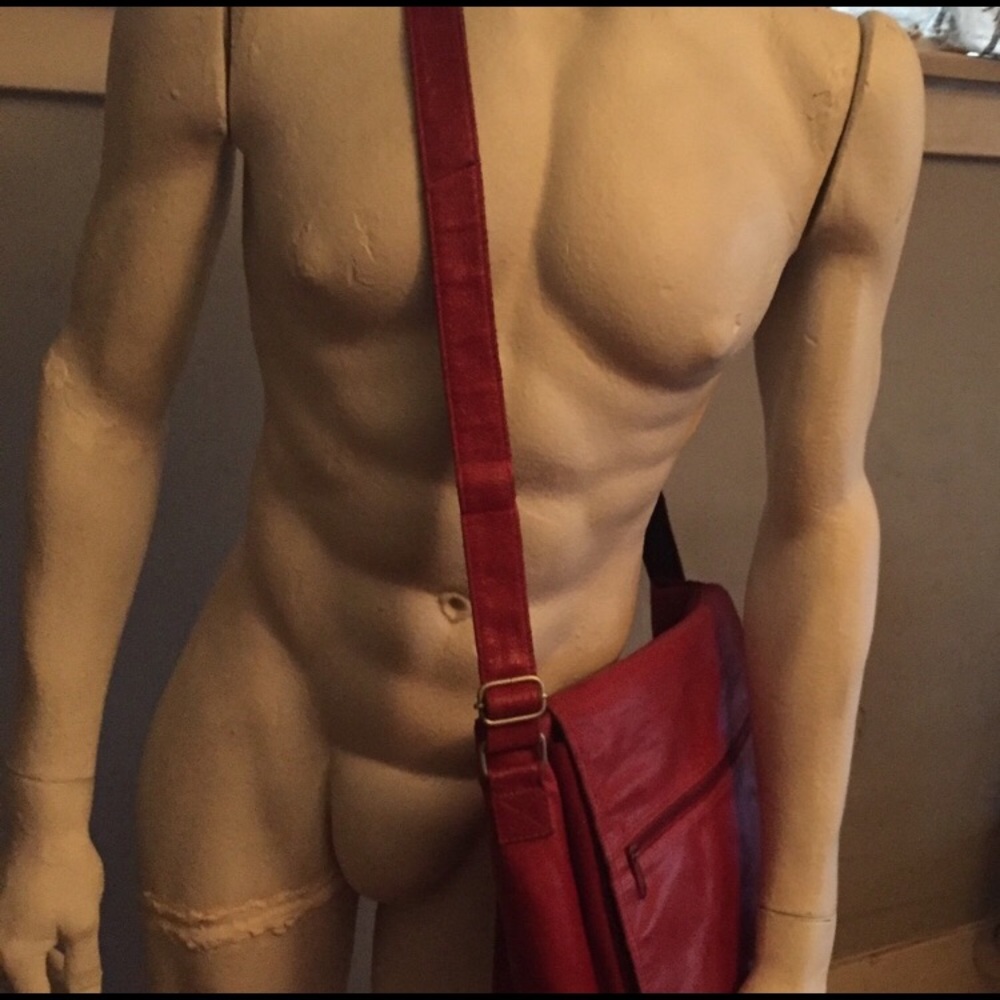 Vintage Wilson’s Leather red messenger bag